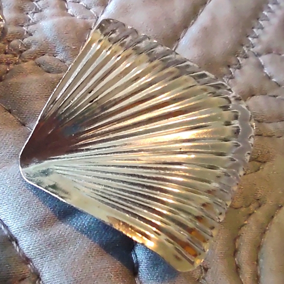 Brooches & Scarf Clip.  Frog, Elephant, Lady Bug, Shell.  Silver and Rhinestones - Picture 6 of 8